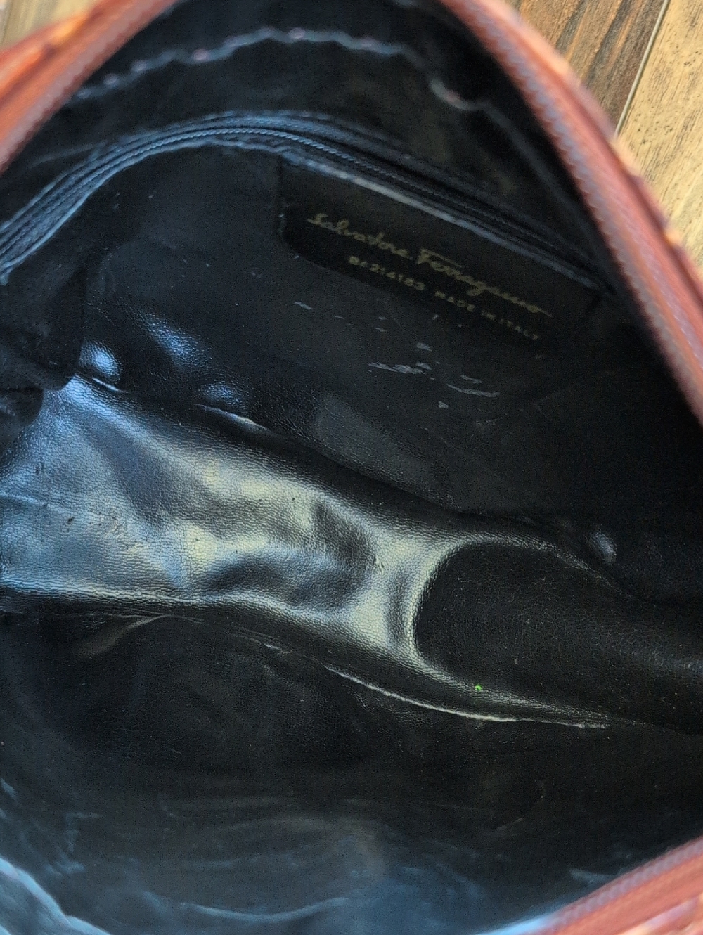 Salvatore Ferragamo Vara Ribbo Crocodile Embossed Leather Shoulder Crossboy Bag - Picture 2 of 13